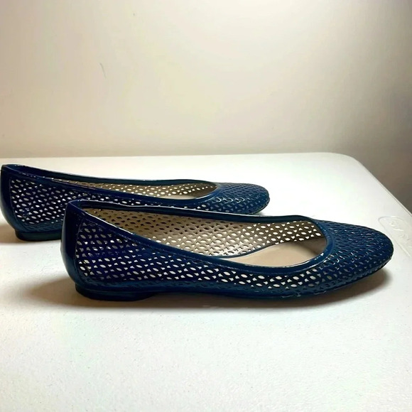 Talbots Navy Laser Cut Leather Flats Size 7.5 AA - Picture 4 of 9